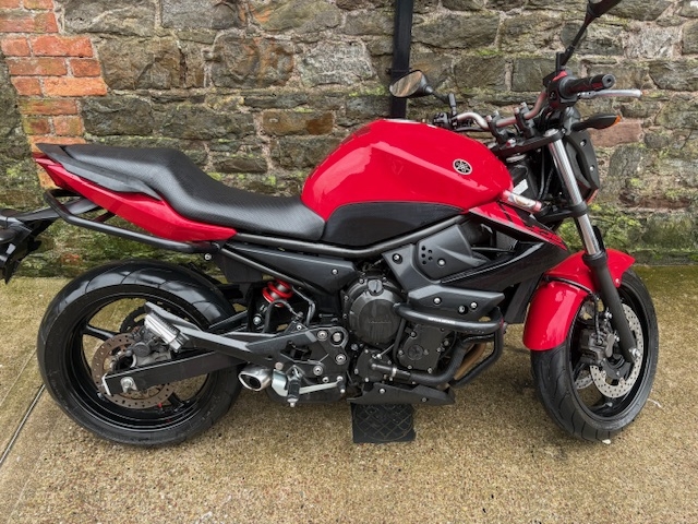 YAMAHA XJ6